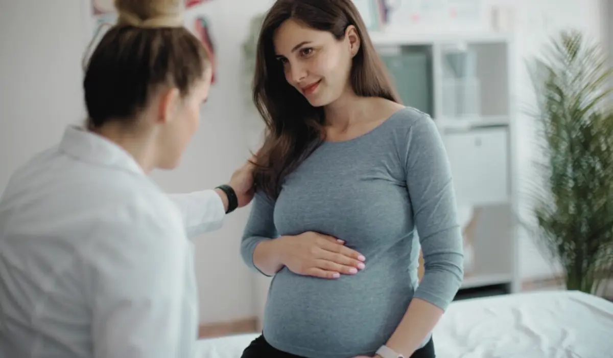 What Is A Geriatric Pregnancy? Age, Risks, Symptoms, And Prenatal Care